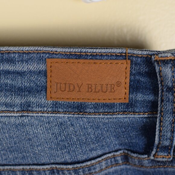 Judy Blue Boyfriend Fit Cropped Straight Leg Lightwash Denim Jeans Casual - 9/29 - Picture 5 of 8